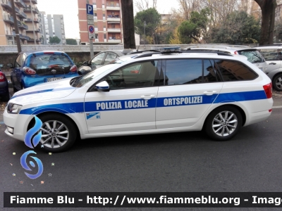 Skoda Octavia Wagon IV serie
Polizia Municipale - StadtPolizei
Merano - Meran (BZ)
Allestimento Ciabilli
POLIZIA LOCALE YA 445 AM
Parole chiave: Skoda Octavia_Wagon_IVserie POLIZIALOCALEYA445AM