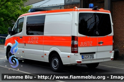 Mercedes-Benz Sprinter III serie restyle
Bundesrepublik Deutschland - Germany - Germania
Justiz Lower Saxony
Parole chiave: Ambulance Ambulanza