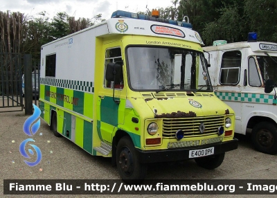 Renault ?
Great Britain - Gran Bretagna
London Ambulance
