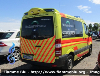 Mercedes-Benz Sprinter III serie restyle
Bundesrepublik Deutschland - Germany - Germania MedCareProfessional GmbH 
RettMobil 2019
Parole chiave: Ambulanza Ambulance Mercedes-Benz Sprinter_IIIserie_Restyle