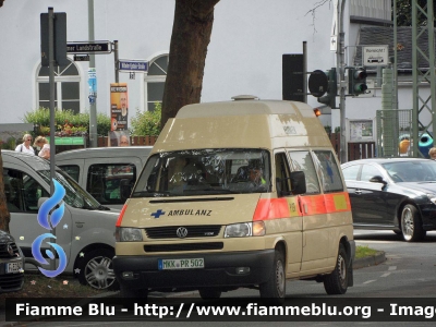 Volkswagen Transporter T4
Bundesrepublik Deutschland - Germany - Germania
Ambulanz?
Parole chiave: Ambulanza Volkswagen Transporter_T4