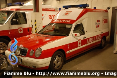 Mercedes-Benz ?
Kongeriket Norge - Kongeriket Noreg - Norvegia
Norges Røde Kors
Parole chiave: Ambulanza Ambulance