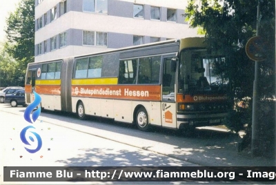 Kässbohrer Setra S 215
Bundesrepublik Deutschland - Germany - Germania
Deutsches Rotes Kreuz
Croce Rossa Tedesca Francoforte
