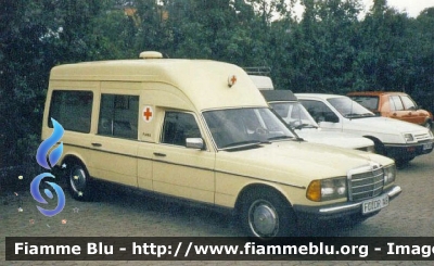 Mercedes-Benz Classe E Wagon
Bundesrepublik Deutschland - Germany - Germania
Deutsches Rotes Kreuz
Croce Rossa Tedesca
