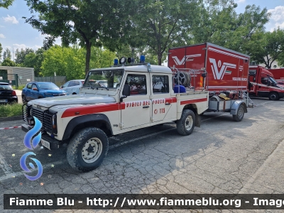 Land Rover Defender 130
Vigili del Fuoco
Comando Provinciale di Modena
Distaccamento Volontario di Fanano
Allestimento DiviTec
VF 22031
Parole chiave: Land-Rover Defender_130 VF22031