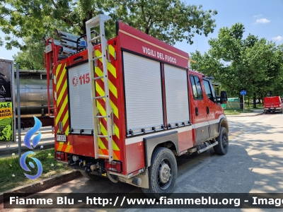 Iveco Daily MUV 4x4 VI serie
Vigili del Fuoco
Comando Provinciale di Modena
Polisoccorso allestimento Fortini
Fornitura Regione Emilia-Romagna
VF 32214
Parole chiave: Iveco Daily_MUV_4x4_VIserie VF32214