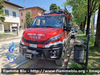 Iveco Daily MUV 4x4 VI serie
Vigili del Fuoco
Comando Provinciale di Modena
Polisoccorso allestimento Fortini
Fornitura Regione Emilia-Romagna
VF 32214
Parole chiave: Iveco Daily_MUV_4x4_VIserie VF32214