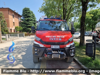 Iveco Daily MUV 4x4 VI serie
Vigili del Fuoco
Comando Provinciale di Modena
Polisoccorso allestimento Fortini
Fornitura Regione Emilia-Romagna
VF 32214
Parole chiave: Iveco Daily_MUV_4x4_VIserie VF32214