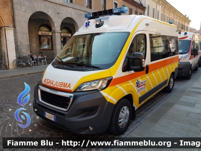 Peugeot Boxer IV serie
Pubblica Assistenza Comacchio Soccorso
Mezzo in convenzione
118 Ferrara Soccorso
Allestimento Mobitecno
Parole chiave: Peugeot Boxer_IVserie Ambulanza Viva_2018