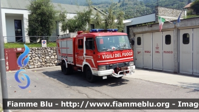 Iveco OM 79-13 
Vigili del Fuoco
Comando Provinciale di Brescia
Distaccamento Volontario di Chiari
VF 13725
Qui fotografato presso il distaccamento di Sale Marasino
Parole chiave: Iveco OM 79-13 VF13725