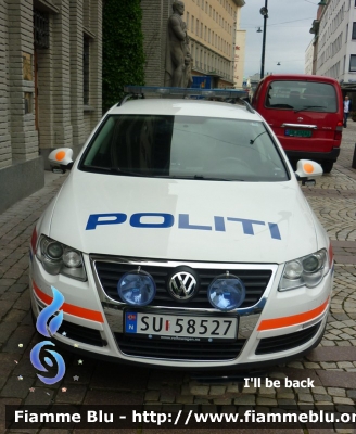 Volkswagen Passat Variant V serie
Kongeriket Norge - Kongeriket Noreg - Norvegia
Politi - Polizia
