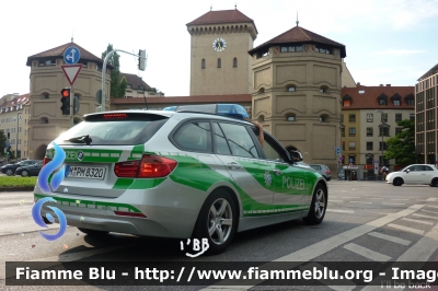 Bmw Serie 5 Touring
Bundesrepublik Deutschland - Germania
Landespolizei
Bayern - München
Polizia territoriale della Baviera
- Monaco -
Parole chiave: Bmw Serie_5_Touring