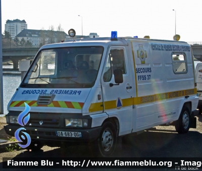 Renault Master I serie 
France - Francia
FFSS Association Sauveteurs Secouristes
Parole chiave: Ambulanza Renault Master_Iserie