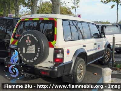 Mitsubishi Pajero Lwb III Serie
France - Francia
Secouristes Français Croix Blanche
