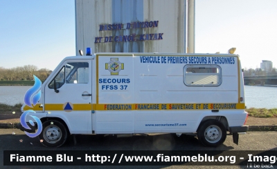 Renault Master I serie 
France - Francia
FFSS Association Sauveteurs Secouristes
Parole chiave: Ambulanza Renault Master_Iserie