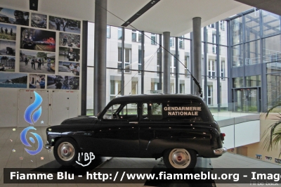 Simca Aronde 1957
France - Francia
Gendarmerie
