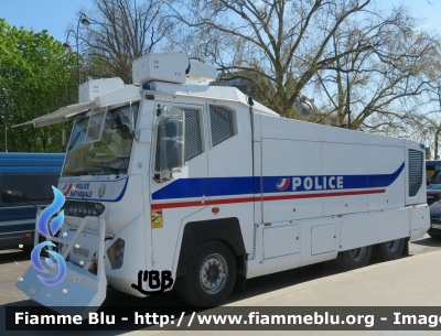 Renault Kerax
France - Francia
Police Nationale
Direction Opérationnelle des Services Techniques et Logistiques (DOSTL)
