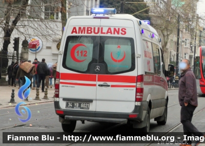 Mercedes-Benz Sprinter III serie restyle
Türkiye Cumhuriyeti - Turchia
T.C. Sağlık Bakanlığı - Ministero della Salute
Parole chiave: Mercedes-Benz Sprinter_IIIserie_Restyle Ambulanza Ambulance