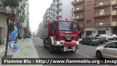 Iveco EuroCargo 150E30 4x4 III serie
Vigili del Fuoco
Comando Provinciale di Cosenza
Autocarro Scarrabile Allestimento Magirus-Molinari
VF 27617

Parole chiave: Iveco Eurocargo_150E30_4x4_IIIserie VF27617