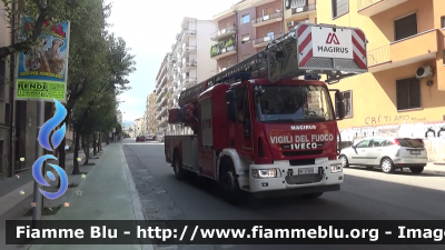 Iveco EuroCargo 180E32 III serie
Vigili del Fuoco
Comando Provinciale di Cosenza
AutoScala M32L da 32 metri allestimento Magirus
VF 27609
Parole chiave: Iveco EuroCargo_180E32_IIIserie VF27609