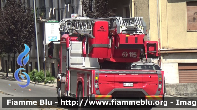 Iveco EuroCargo 180E32 III serie
Vigili del Fuoco
Comando Provinciale di Cosenza
AutoScala M32L da 32 metri allestimento Magirus
VF 27609
Parole chiave: Iveco EuroCargo_180E32_IIIserie VF27609