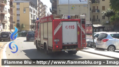 Iveco CityEuroFire 100E21 I serie
Vigili del Fuoco
Comando Provinciale di Cosenza
Distaccamento Permanente di San Giovanni in Fiore (CS)
Allestimento Iveco-Magirus ricondizionata Fortini
VF 19875
Parole chiave: Iveco CityEuroFire_100E21_Iseri VF19875