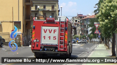 Volvo FL 290 IV serie
Vigili del Fuoco
Comando Provinciale di Cosenza
Distaccamento Permanente di Rende (CS)
Allestimento BAI
VF 27464
Parole chiave: Volvo FL_290_IVserie VF27646