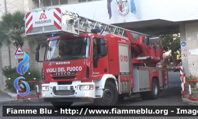 Iveco EuroCargo 180E32 III serie
Vigili del Fuoco
Comando Provinciale di Cosenza
Distaccamento Permanente di Corigliano-Rossano (CS)
AutoScala M32L da 32 metri allestimento Magirus
Fornitura Regione Calabria
VF 27609
Parole chiave: Iveco EuroCargo_180E32_IIIserie VF27609