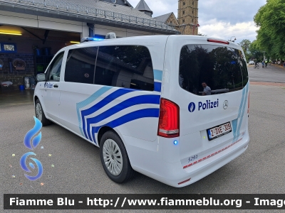 Mercedes-Benz Classe V
Belgique - België - Belgien
Polizei Zone Eifel - Police de l'Eifel - Polizia dell'Eifel
Streifenwagen - Patrouille - Autopattuglia
Parole chiave: Mercedes-Benz Classe_V polizei_eifel