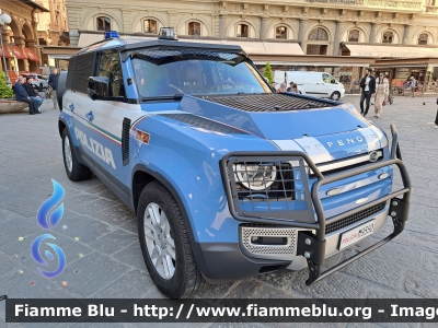 Land Rover Defender Hardtop 110 II serie
Polizia di Stato 
Reparto Mobile
POLIZIA M9350
Parole chiave: Land_Rover Defender_110_IIserie POLIZIAM9350