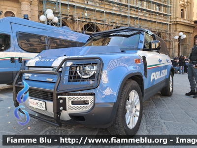 Land Rover Defender Hardtop 110 II serie
Polizia di Stato 
Reparto Mobile
POLIZIA M9350
Parole chiave: Land_Rover Defender_110_IIserie POLIZIAM9350