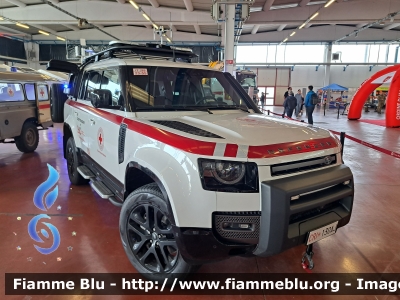 Land Rover Defender 130
Croce Rossa Italiana
Comitato Nazionale
IT 99 23-55
CRI 130 AJ
Parole chiave: Land Rover Defender_130 CRI130AJ