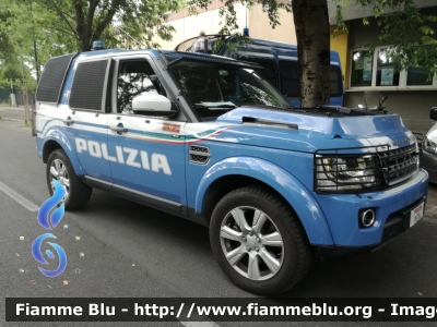 Land Rover Discovery 4
Polizia di Stato
Reparto Mobile Firenze
Allestimento Marazzi - Grafica Artlantis
POLIZIA M1284
Parole chiave: Land-Rover Discovery_4 POLIZIAM1284