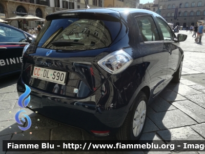 Renault Zoe
Arma dei Carabinieri
Automezzo elettrico
CC DL 590
Parole chiave: Renault Zoe CCDL590