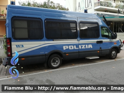 Iveco Daily V serie
Polizia di Stato 
Reparto Mobile Bologna
Allestimento Sperotto
Automezzo ridecorato con la nuova livrea Grafica Artlantis
POLIZIA H9652
Parole chiave: Iveco Daily_Vserie POLIZIAH9652