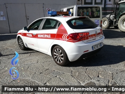 Alfa Romeo Nuova Giulietta restyle
Polizia Municipale di Firenze
Autopattuglia allestimento Focaccia
Automezzo 67
POLIZIA LOCALE YA 693 AB
Parole chiave: Alfa-Romeo Nuova_Giulietta_restyle POLIZIALOCALEYA693AB