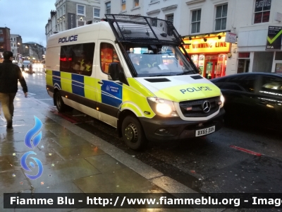 Mercedes-Benz Sprinter III serie restyle
Great Britain - Gran Bretagna
London Metropolitan Police
Reparto Antisommossa
BX65 DXH
Parole chiave: Mercedes_Benz Sprinter_IIIserie_restyle metropolitan_police BX65DXH