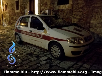 Fiat Punto III serie
Polizia Municipale di Montepulciano (SI)
Automezzo 1
Allestimento Ciabilli
POLIZIA LOCALE YA 940 AA
Parole chiave: Fiat Punto_IIIserie POLIZIALOCALEYA940AA