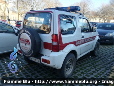 Suzuki Jimny III serie
Polizia Municipale di Prato (PO)
Automezzo 17
Allestimento Ciabilli
POLIZIA LOCALE YA 398 AM
Parole chiave: Suzuki Jimny_IIIserie PM_Prato POLIZIALOCALEYA398AM