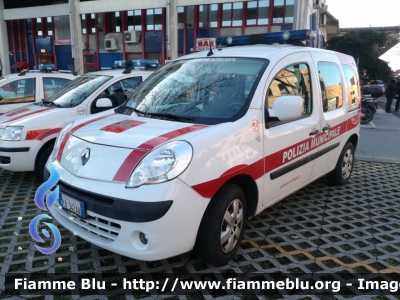 Renault Kangoo II serie
Polizia Municipale di Prato (PO)
Automezzo 14
POLIZIA LOCALE YA 942 AA
Parole chiave: Renault Kangoo_IIserie PM_Prato POLIZIALOCALEYA942AA