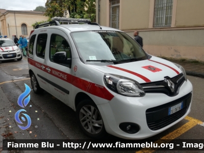 Renault Kangoo II serie restyle
Polizia Municipale di Lucca
Nucleo sinistri
Automezzo 01
Allestimento Bertazzoni
POLIZIA LOCALE YA 087 AK
Parole chiave: Renault Kangoo_IIserie_restyle PM_Lucca POLIZIALOCALEYA087AK