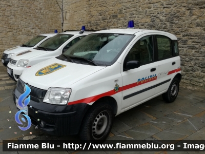 Fiat Nuova Panda 4x4 I serie
Repubblica di San Marino
Polizia Civile
RSM POLIZIA 158
Parole chiave: Fiat nuova_panda_4x4_Iserie polizia_civile RSMPOLIZIA158