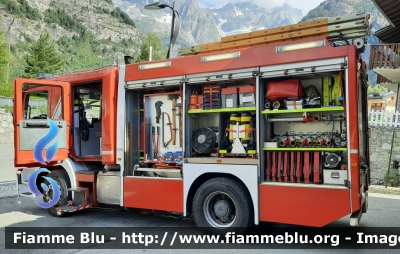 Mercedes-Benz Actros 1841 II serie
Vigili del Fuoco
Comando provinciale di Aosta
Distaccamento permanente di Courmayeur (AO)
AutoPompaSerbatoio allestimento Kofler
VF 25338
Parole chiave: Mercedes-Benz Actros_1841_IIserie VF25338