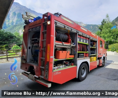 Mercedes-Benz Actros 1841 II serie
Vigili del Fuoco
Comando provinciale di Aosta
Distaccamento permanente di Courmayeur (AO)
AutoPompaSerbatoio allestimento Kofler
VF 25338
Parole chiave: Mercedes-Benz Actros_1841_IIserie VF25338