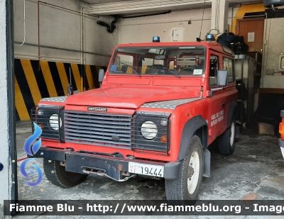 Land Rover Defender 90
Vigili del Fuoco
Comando provinciale di Aosta
Distaccamento permanente di Courmayeur (AO)
VF 19444
Parole chiave: Land_Rover defender_90 VF19444