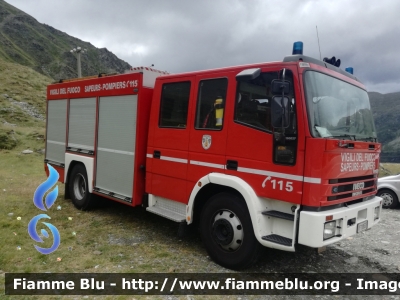 Iveco EuroFire 150E27 I serie
Vigili del Fuoco
Corpo Permanente di Aosta
AutoPompaSerbatoio allestimento Iveco-Magirus
VF 18533
Parole chiave: Iveco EuroFire_150E27_Iserie VF18533