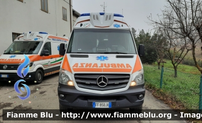 Mercedes-Benz Sprinter III serie restyle 4x4
Pubblica Assistenza Val di Sambro (BO)
Ambulanza
Automezzo S1
Allestimento Alessi-Becagli
Parole chiave: Mercedes-Benz Sprinter_IIIserie_4x4 pubblica_assistenza_val_di_sambro