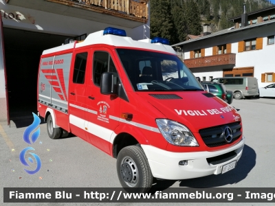 Mercedes-Benz Sprinter III serie
Vigili del Fuoco
Comando Provinciale di Belluno
Distaccamento Volontario di Arabba - Livinallongo (BL)
Studafuoc da Fodóm
PoliSoccorso allestimento Rosenbauer
VF 26321
Parole chiave: Mercedes-Benz Sprinter_IIIserie VF26321