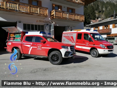 Mercedes-Benz Classe X
Vigili del Fuoco
Comando Provinciale di Belluno
Distaccamento Volontario di Arabba - Livinallongo (BL)
Studafuoc da Fodóm
Allestimento Rosenbauer
VF 30934
Parole chiave: Mercedes-Benz Classe_X VF30934