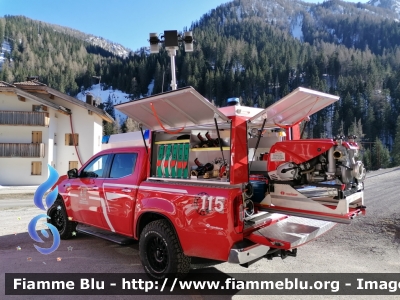 Mercedes-Benz Classe X
Vigili del Fuoco
Comando Provinciale di Belluno
Distaccamento Volontario di Arabba - Livinallongo (BL)
Studafuoc da Fodóm
Allestimento Rosenbauer
VF 30934
Parole chiave: Mercedes-Benz Classe_X VF30934